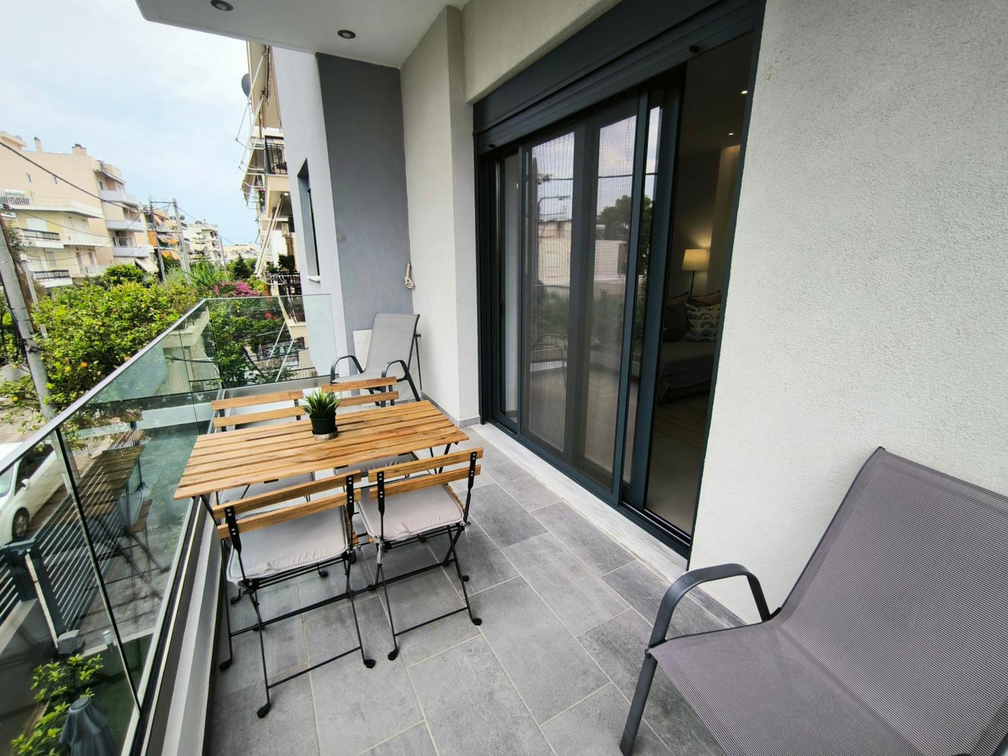 Floral Home 2 - 1St Floor Apt With Private Parking! Aten Exteriör bild