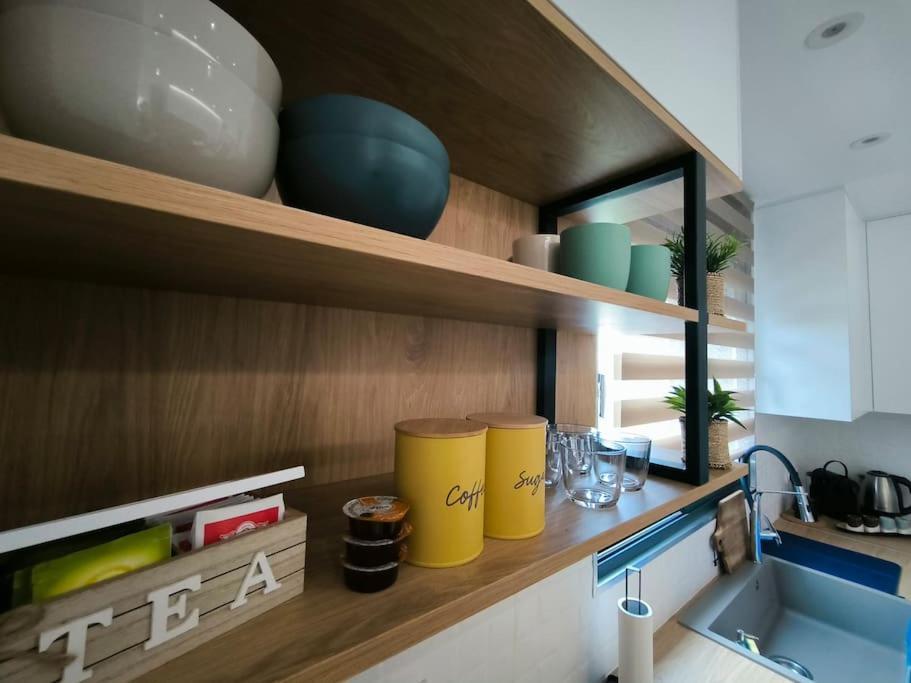 Floral Home 2 - 1St Floor Apt With Private Parking! Aten Exteriör bild