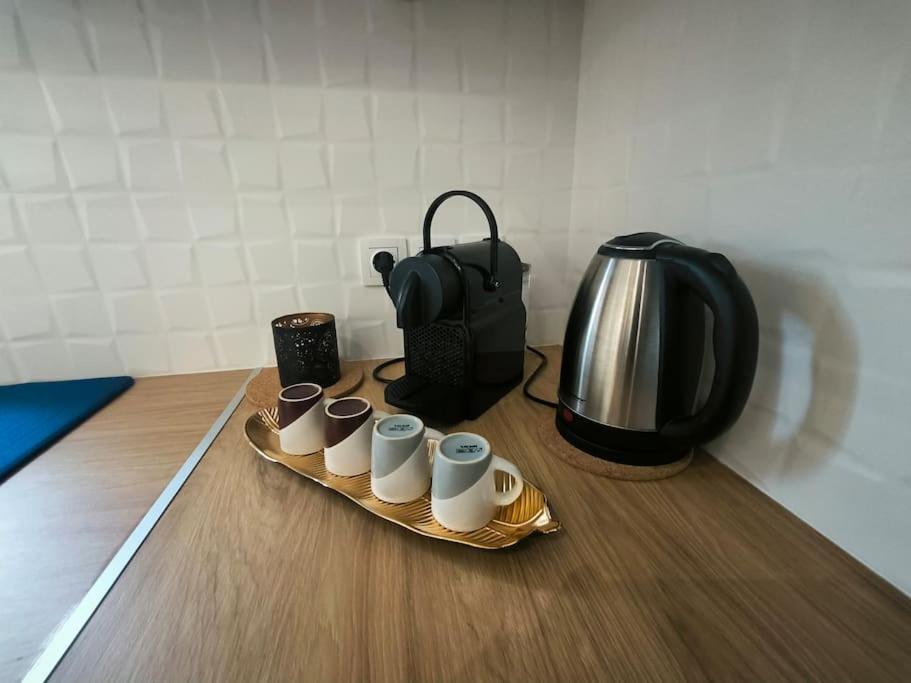 Floral Home 2 - 1St Floor Apt With Private Parking! Aten Exteriör bild