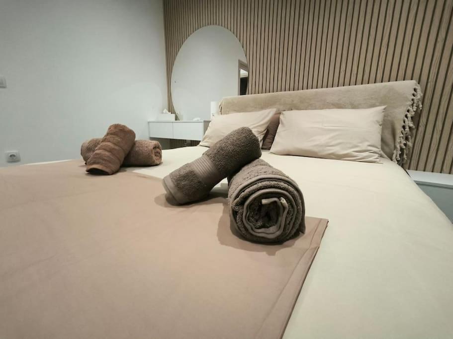 Floral Home 2 - 1St Floor Apt With Private Parking! Aten Exteriör bild