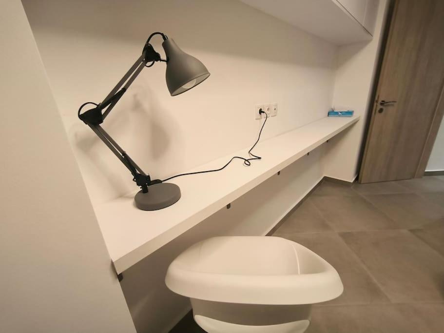 Floral Home 2 - 1St Floor Apt With Private Parking! Aten Exteriör bild